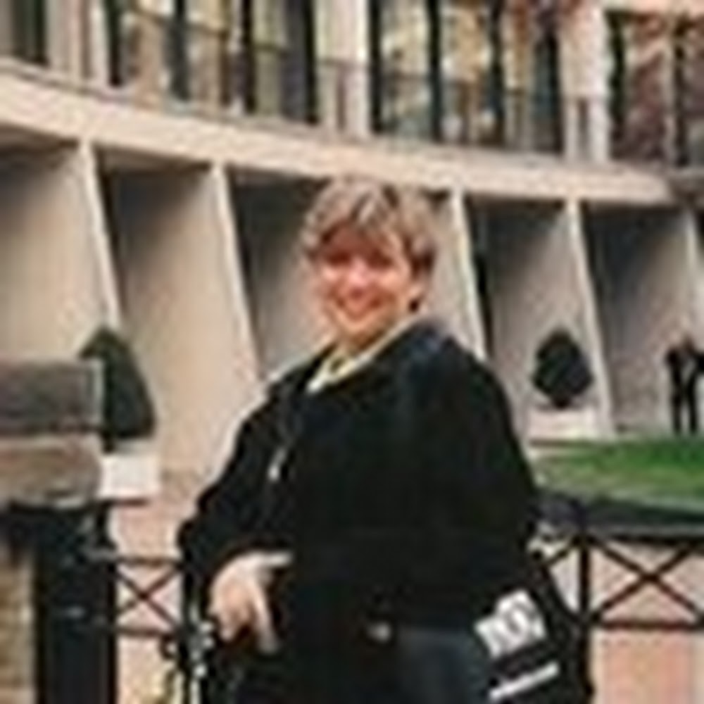 Meet your Posher, Valentina